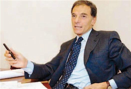 Gianni Lettieri vota contro de Magistris